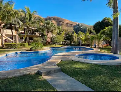 Beautiful studio style condo 1km from Ocotal beach and a wonderful beach bar called Father Roosters...