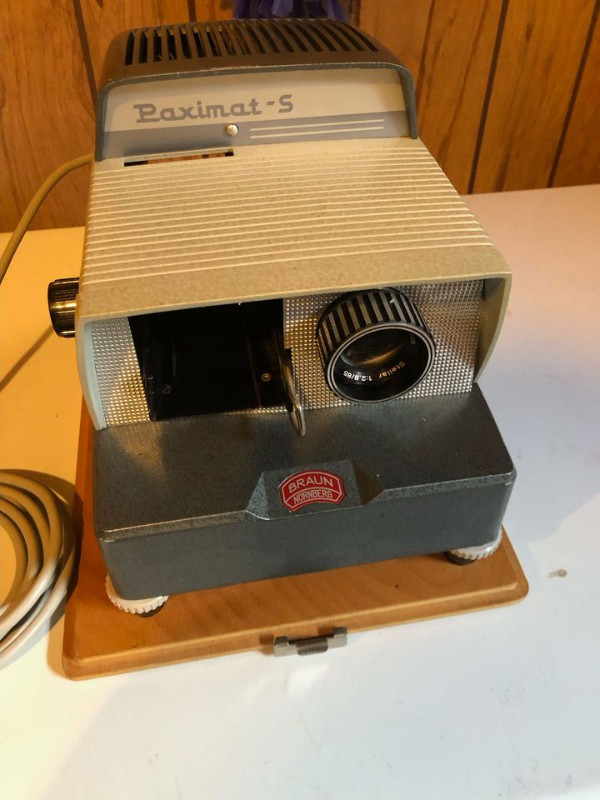 Vintage Braun Paximat S Slide Projector in General Electronics in Oshawa / Durham Region