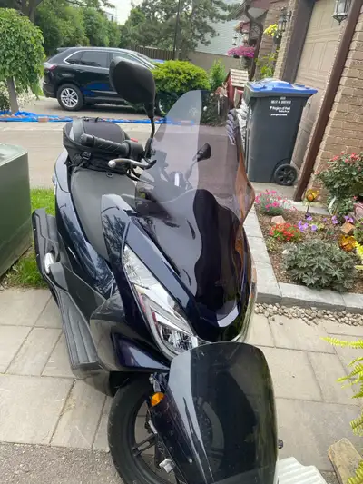 GP tall clear windshield for 2015-2018 PCX 150,only used one summer.