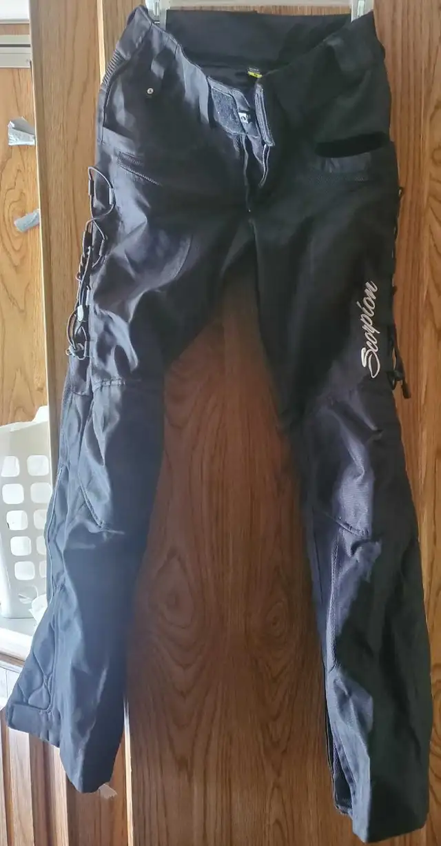 Scorpion women's bike pants. Size S in Clothing, Shoes & Accessories in Nelson - Image 2