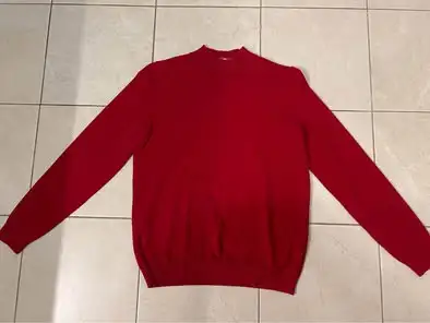 Northern Reflections crew neck sweater $10 Small red, View more