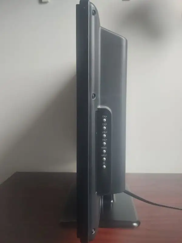 Dynex 22" LCD Monitor 720p HD TV Screen + Remote + Wall Mount in TVs in City of Toronto - Image 4