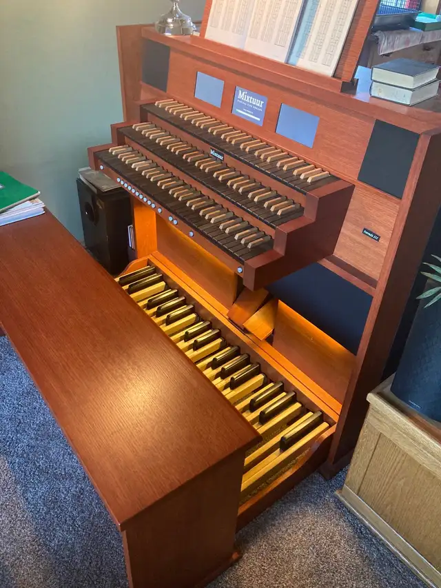 Johannus organs, Global Organ Group. in Pianos & Keyboards in Lethbridge - Image 8