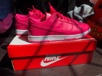 Women’s Size 9 Nike Dunk Low Hyper Pink