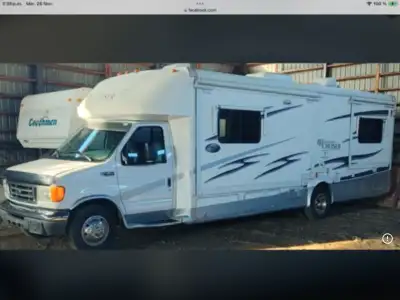 2005 FORD E 450 B TOURING CRUISER GULF STREAM XL 5290 DE 31 PIEDS en excellente condition très propr...