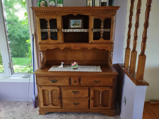 Buffet Vaissellier dans Mobilier de salle à manger et cuisine  à Lanaudière