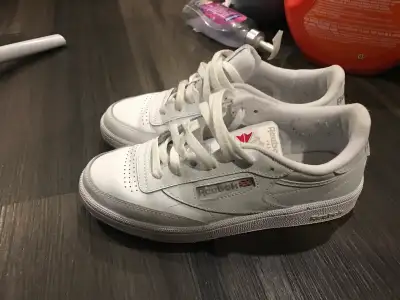 Reebok shoes size 8, View more