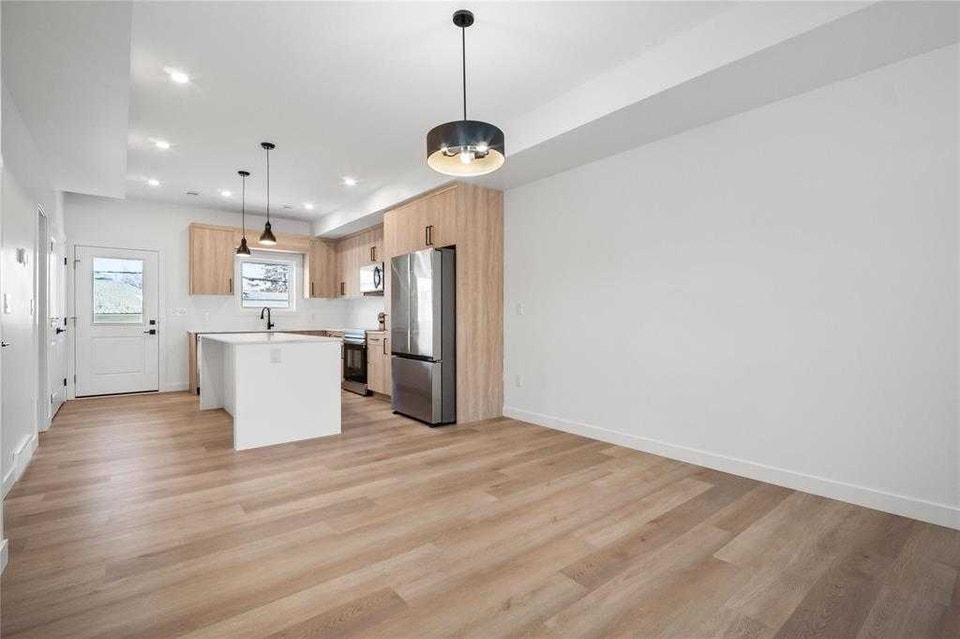 3 Bed 2.5 Bath House 3