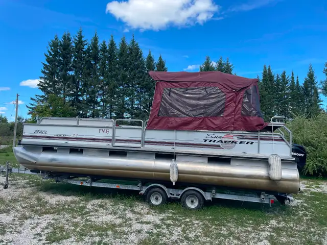 Pontoon boat-24 foot in Powerboats & Motorboats in Sudbury - Image 3