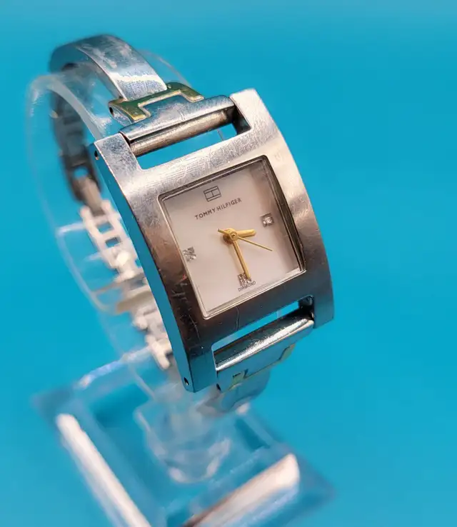 Tommy Hilfiger Ladies Diamond Analog Watch F80186 30m WR in Jewellery & Watches in Strathcona County - Image 3