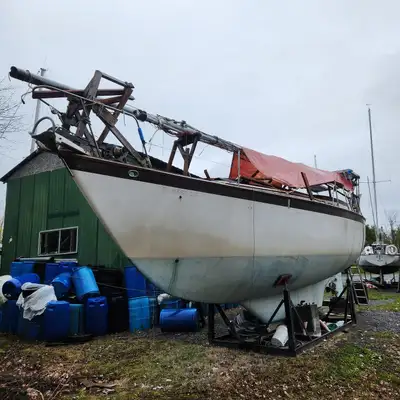 Endeavour 37, plan B, 1980 — voilier de croisière bien équipé, vendu pour cause de changement de pro...