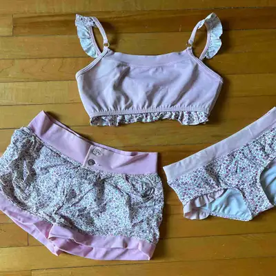 Ensemble 3 mcx de bain taille 6-8 ans environ, View more