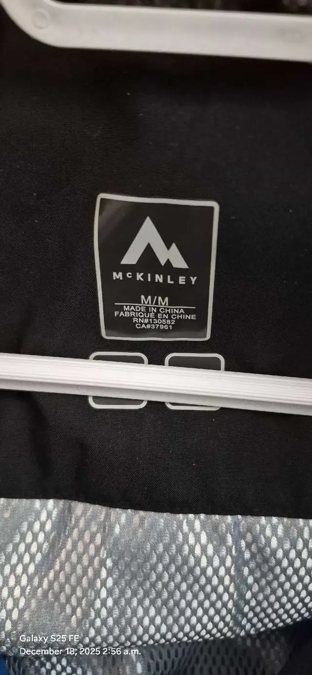 Mckinley Medium size winter ski jacket in Men's in City of Montréal - Image 4