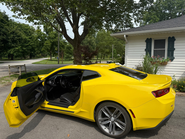 Camaro 2LT RS 2016 in Cars & Trucks in Chatham-Kent - Image 2