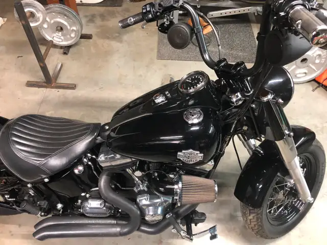 2014 Harley Davidson in Street, Cruisers & Choppers in Vernon - Image 2