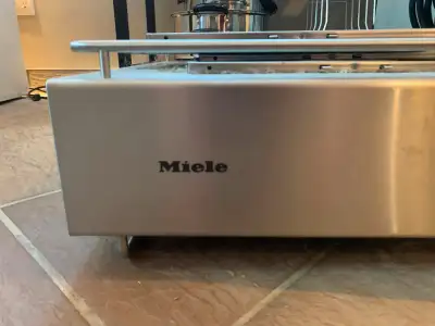 Miele Range Hood - 6Ft - $300 (Pickup in Terrebonne), View more