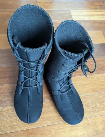 Housses de bottes SIMS, pour planche à neige. Grandeur 9. Lacets de serrage avec "stopper", pour bie...