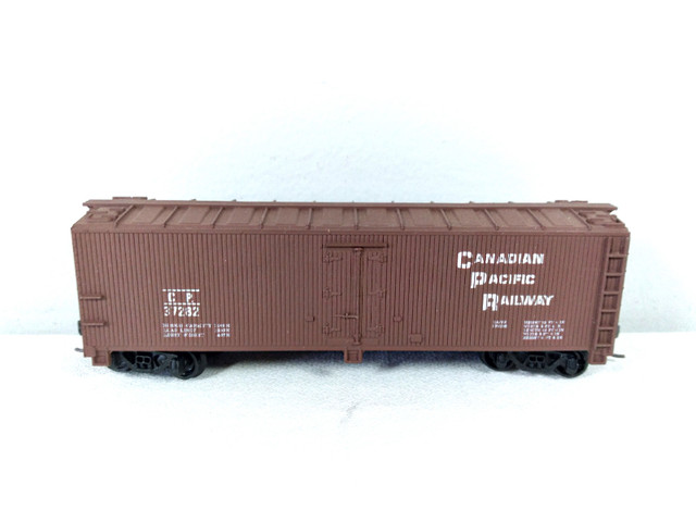 HO Train Bachmann 1243 41' wood reefer Canadian Pacific Box Car in Hobbies & Crafts in Moncton - Image 4