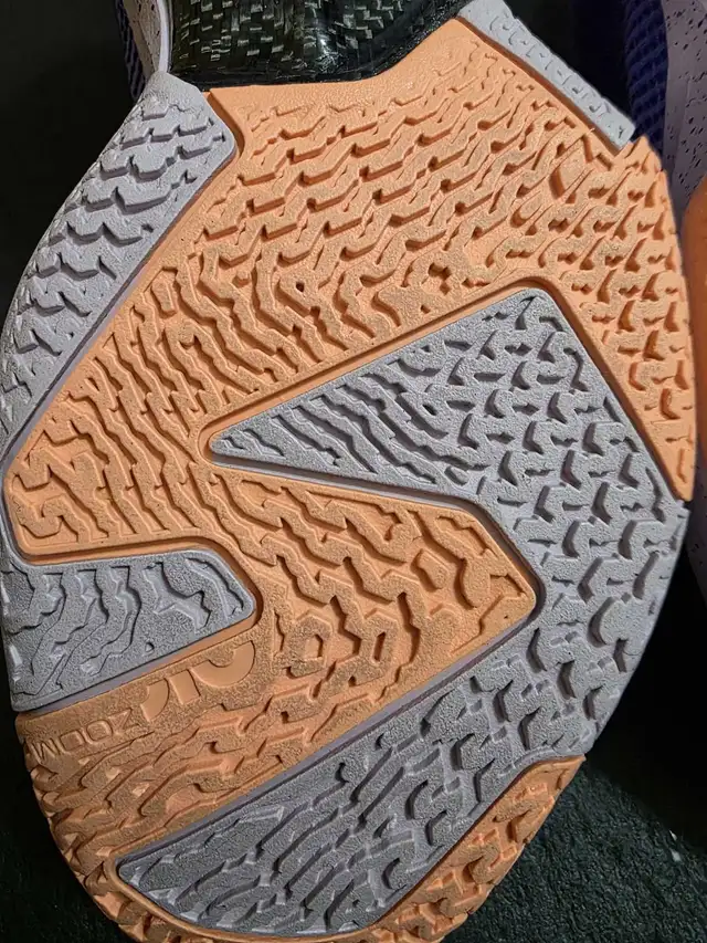 Nike Jordan 37 Low in Men's Shoes in Mississauga / Peel Region - Image 7