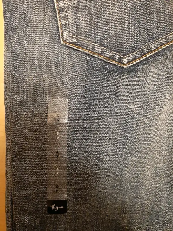 Thyme maternity jeans size small in Women's - Maternity in Markham / York Region - Image 5