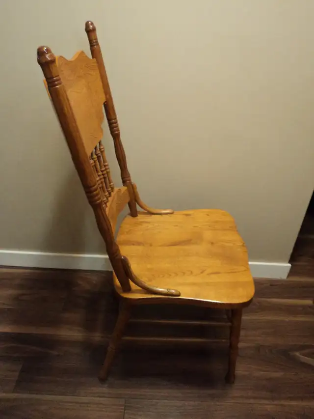 4 Vintage Dining Chairs62864361654401124
