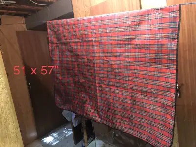 nappe en polyester carreauté 51 x57”, View more