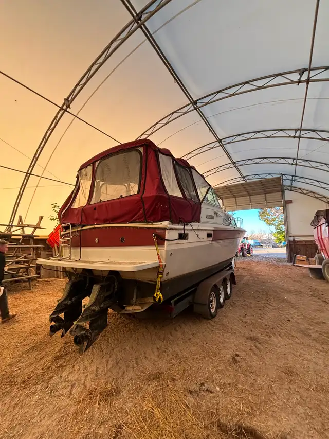 30 ft Boat and Trailer in Powerboats & Motorboats in St. Catharines - Image 6