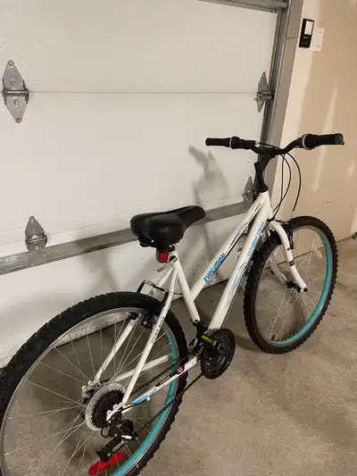 Vélo Évolution 26" Ozark trail en très bonne condition