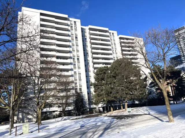 Great Location Room for Rent-Sheppard/Don Mills (Fairview Mall)