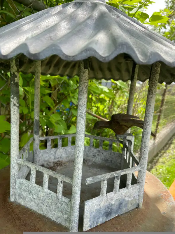 Vintage Aluminum and Cast Iron Gazebo Standing Bird Feeder in Outdoor Décor in Oshawa / Durham Region - Image 5