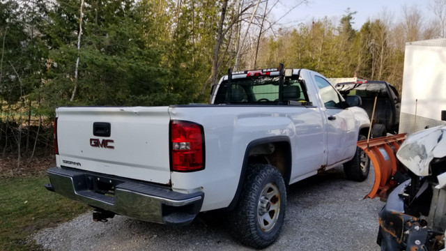 2015 GMC SIERRA 1500. V6. 4.3LT REGULAR CAB 2WD in Cars & Trucks in Barrie - Image 4