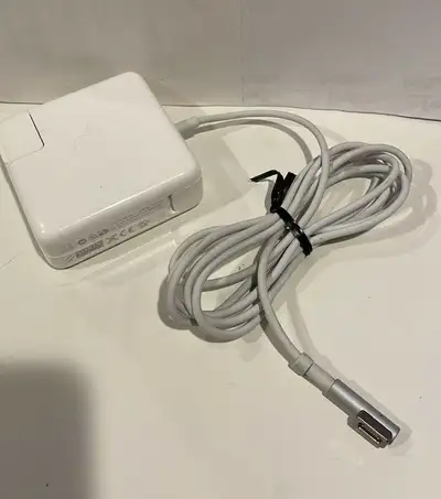 60w Magsafe 1 Apple Adapter Genuine Apple, View more