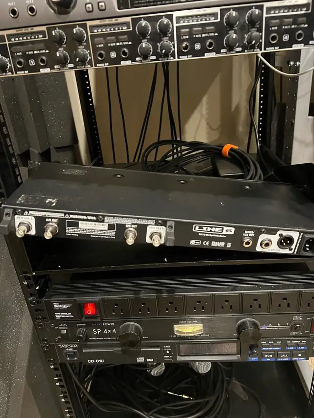 Line 6 Relay G90 Instrument Wireless in Performance & DJ Equipment in St. Albert - Image 3