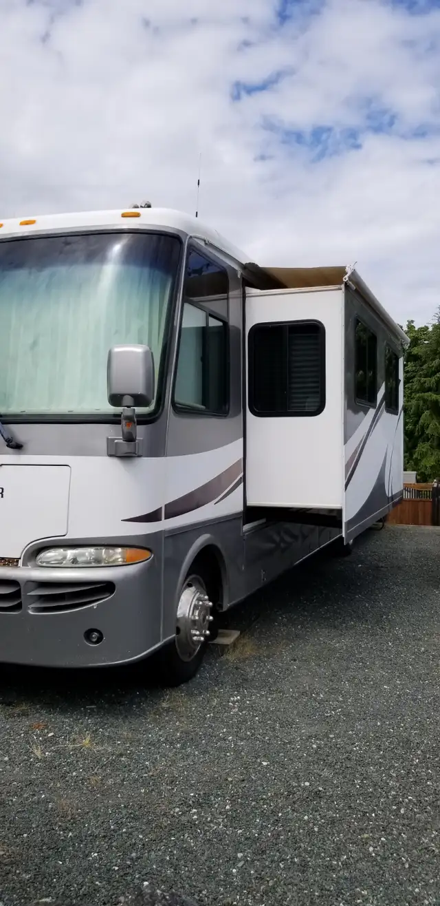 2005 Newmar Kountry Star Class A Gas RV in RVs & Motorhomes in Port Alberni - Image 3