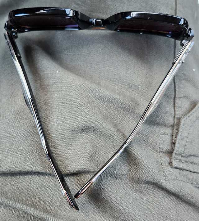AKONI sunglasses Discovery  in Multi-item in Hamilton - Image 3