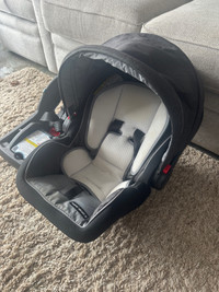 Graco Baby Car Seat with the 