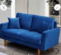 Color: Blue Velvet love seat Includes: 2 pillows Dimensions:Widt