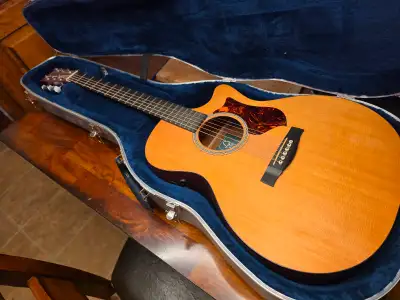 Martin guitare acoustique avec pickup Fishman, View more