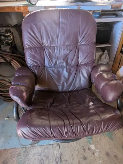 Fauteuil cuir, View more
