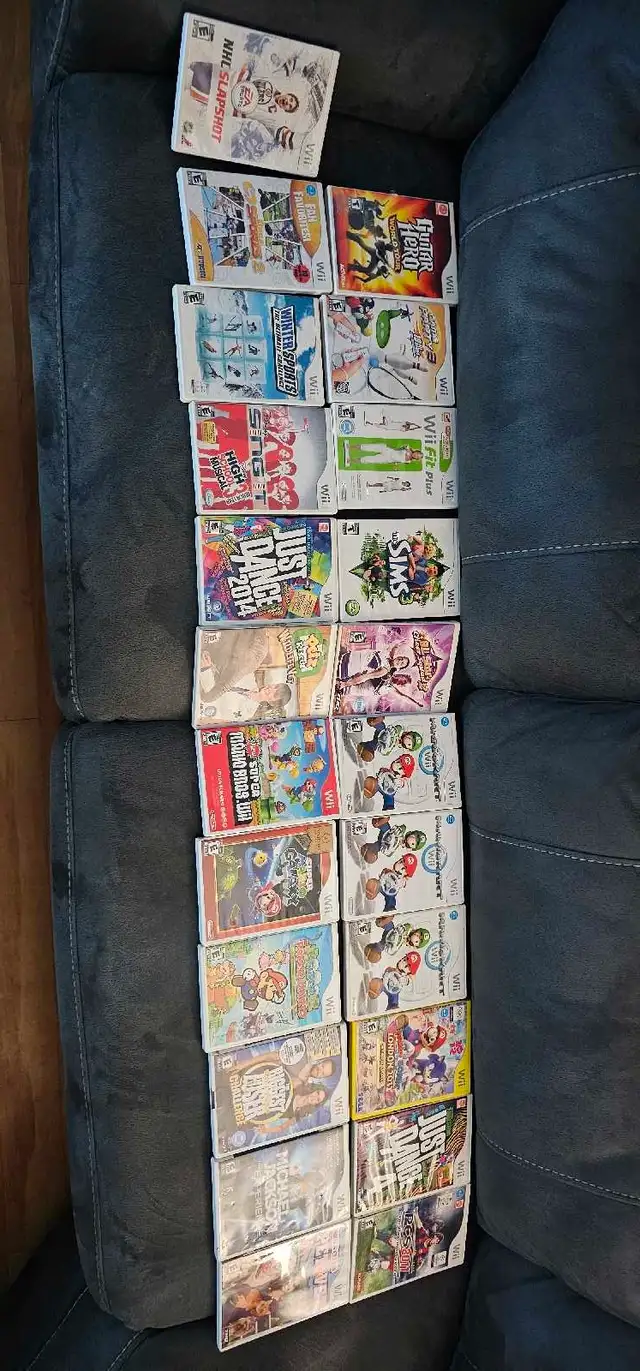 lot of 23 Wii games with their books62863285982338124
