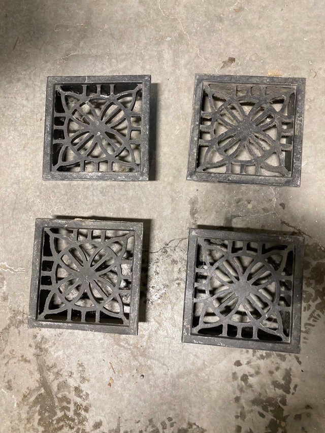 4 vintage cast iron vent grilles in Heating, Cooling & Air in Guelph - Image 2