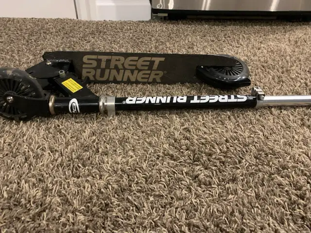 Black Street Runner Scooter in Other in London - Image 3