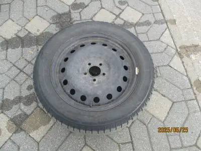 4 Pneus 235 55 r18 sur Rims Acier Michelin Lattitude Bonne Condition