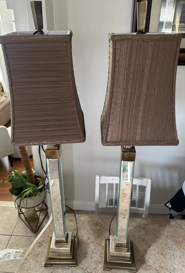 Brown Antique Lamps in Indoor Lighting & Fans in City of Toronto - Image 2