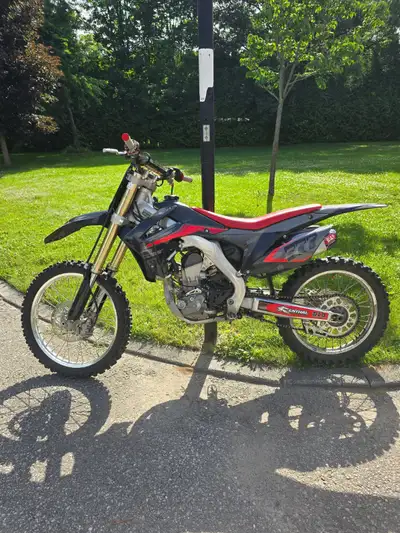 Up for sale, 2017 Honda CRF250R. Has about 60hrs. Only trail ridden, never raced. Well taken care of...