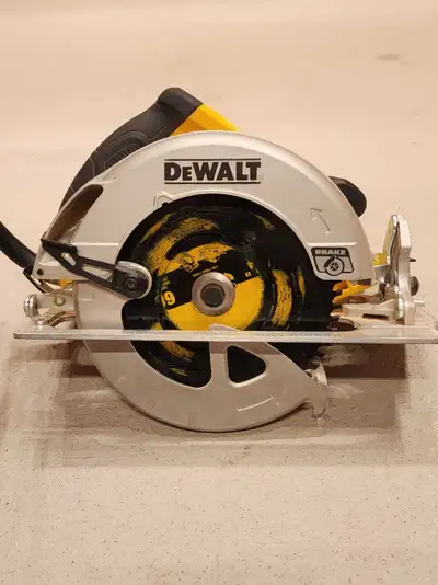 DEWALT 7-1/4-Inch Circular SAW with Electric Brake, 15-Amp, Cord, View more
