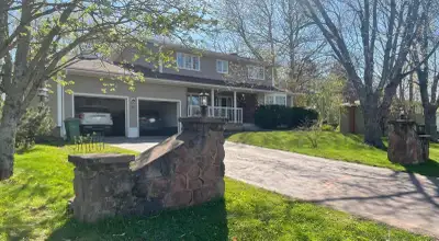 We have this great family home available in East Royalty. House has a great yard, back deck, dining...