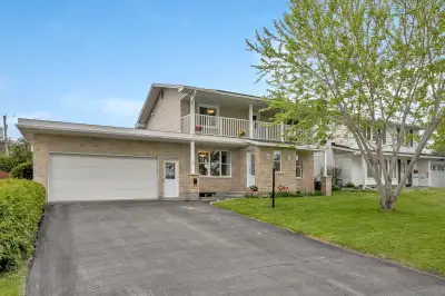 3 Bed 3 Bath House for Rent in West Ottawa