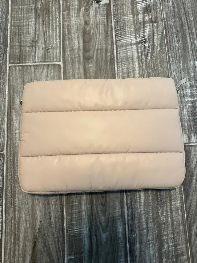 Laptop Carry Case in Laptop Accessories in Mississauga / Peel Region - Image 2
