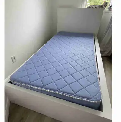 Lit simple IKEA MALM blanc avec 2 tiroirs de rangement, View more